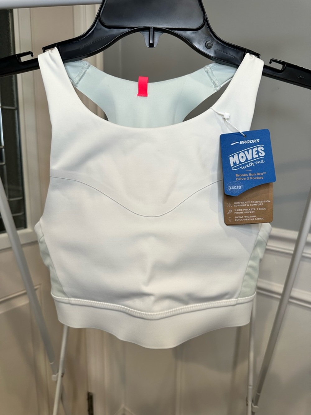 NWT Brooks Women's White Run Bra Drive 3 Pocket - 34C/D